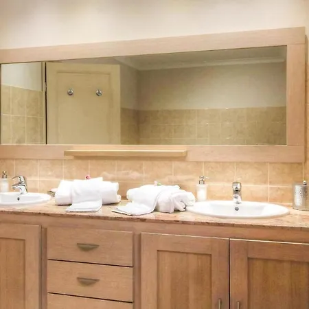 Дом отдыха Cozy In With Wifi